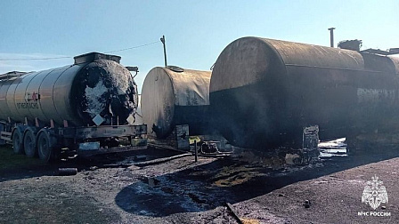 Двое новосибирцев пострадали от возгорания топлива при перекачке на предприятии