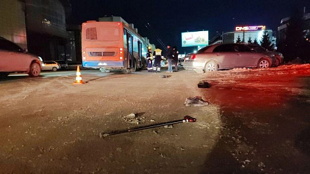 В Новосибирске будут судить водителя автобуса, задавившего пенсионера с тростью
