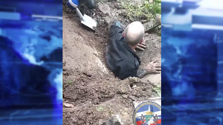 В Новосибирске спасли провалившегося в яму мужчину