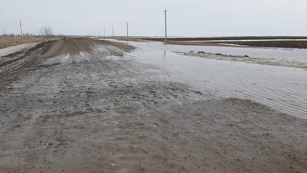 В районах Новосибирской области из-за весенних паводков затопило дороги