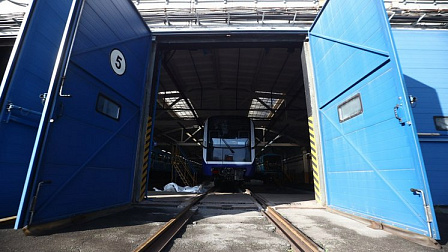 В Новосибирск прибыли ещё два современных поезда «Ермак» для метрополитена