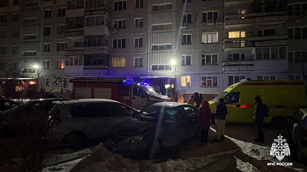 В Новосибирске спасли трёх человек из пожара в высотном жилом доме