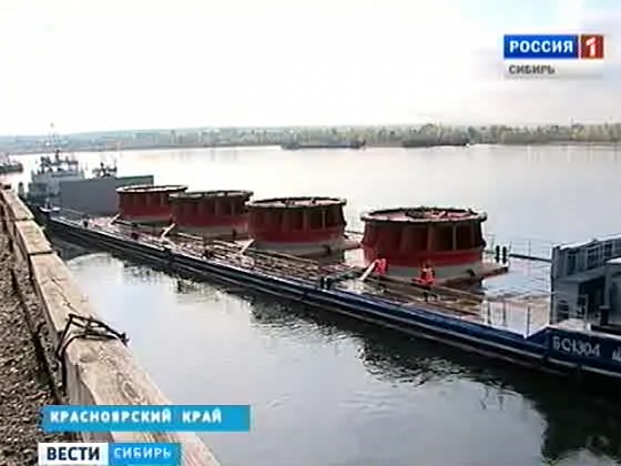 Сброс воды на Енисее увеличили втрое, чтобы баржей доставить важные детали для ГЭС