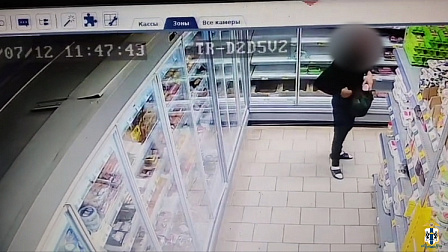 36-летний новосибирец попытался украсть колбасу из супермаркета и лишился сумки