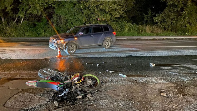 В Новосибирске 14-летний питбайкер оказался в больнице после ДТП с кроссовером