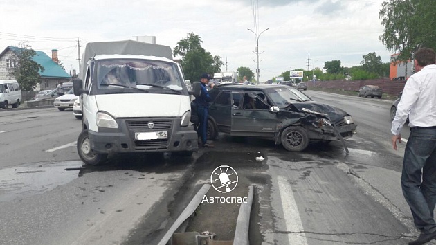 Четыре автомобиля попали в ДТП на Бердском шоссе