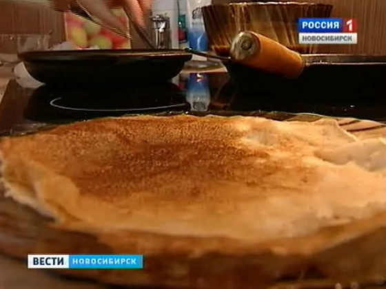 Новосибирцы делятся секретом приготовления традиционных масленичных блинов