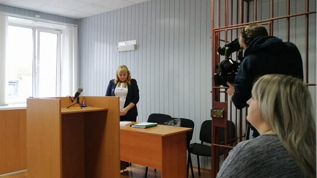 Новосибирский суд наказал продавца магазина за липовую прививку от коронавируса