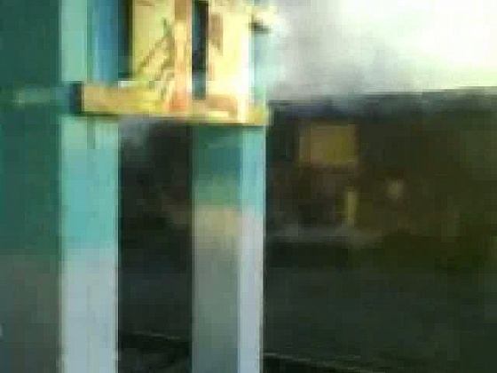 На видеоролике запечатлен пожар товарного вагона