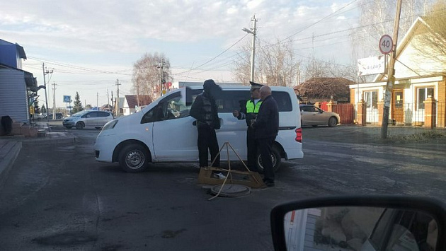 17-летний новосибирец ездил на машине без прав и попался полиции