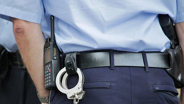 Пятерых новосибирских полицейских задержали по подозрению в вымогательстве
