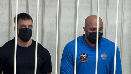 В Новосибирске двоих хулиганов осудили за избиение прапорщика метлой