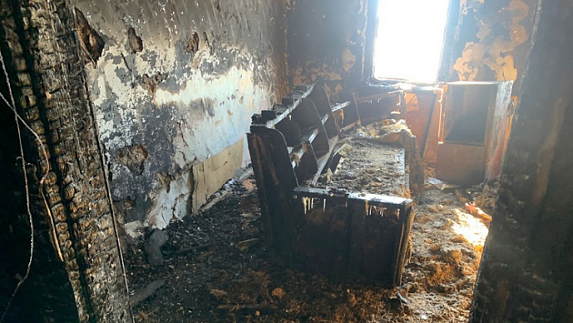 Из-за игры 10-летнего ребёнка со спичками сгорел дом в Новосибирской области