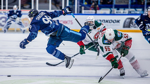 Хоккейная «Сибирь» начала 2022 год с крупного поражения на домашнем льду