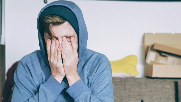 Пьяный 20-летний новосибирец избил деревянной палкой подростка до больничной койки