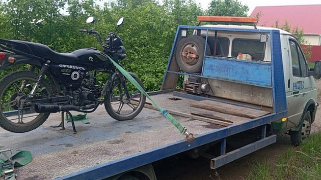 15-летний новосибирец ездил на мопеде без прав и попался полиции